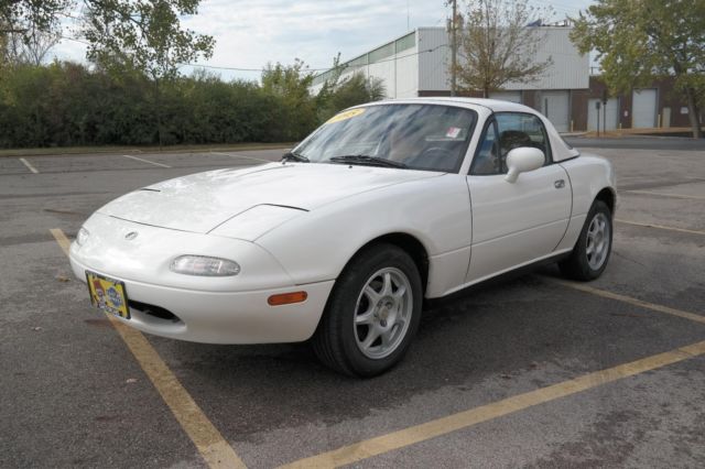 1995 Mazda MX-5 Miata 2D Convertible - photo 2
