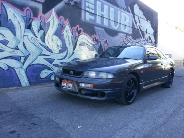 1995 Nissan Skyline GTS-T RB25DET RHD R33 1980 Nissan GT-R R33