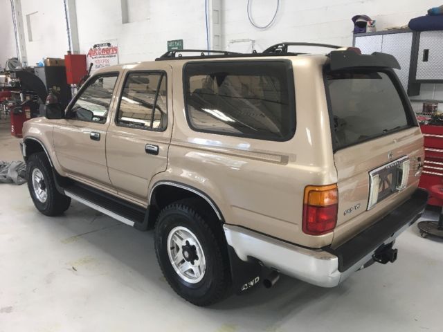 1995 Toyota 4Runner SR5 - photo 4
