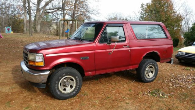 1996 Ford Bronco XL - 4WD, 5 speed, cloth interior, red, runs well, many extras 1976 Ford Bronco XL