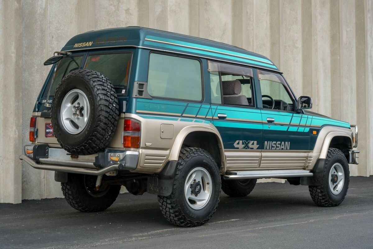 1980 Nissan Safari 4X4 - photo 4