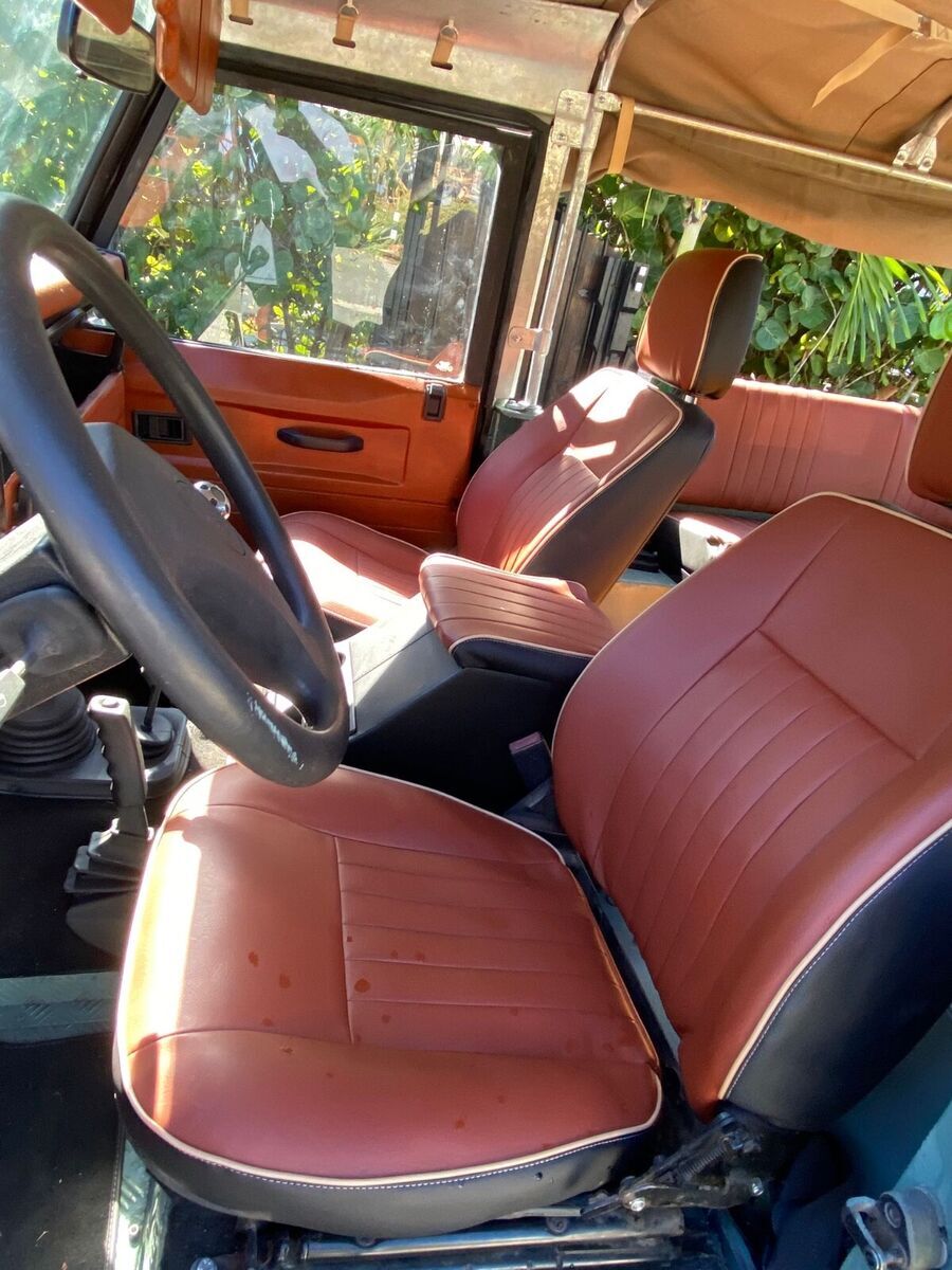 1900 Land Rover Defender - photo 11