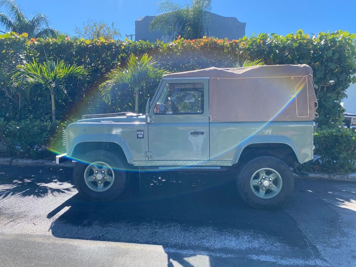 1900 Land Rover Defender - photo 12