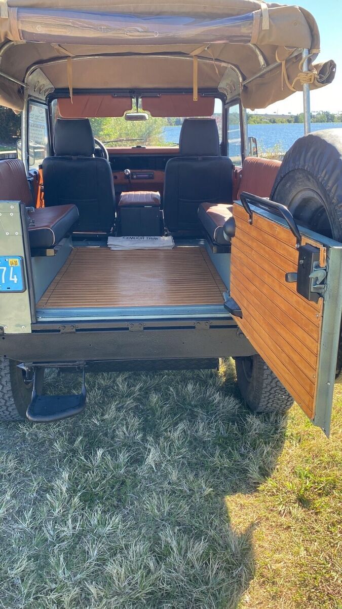1900 Land Rover Defender - photo 6