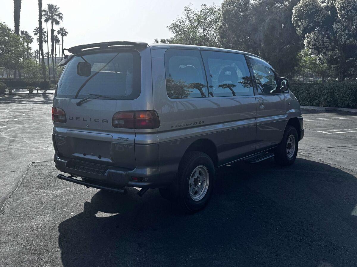 1980 Mitsubishi Delica 4X4 - photo 10
