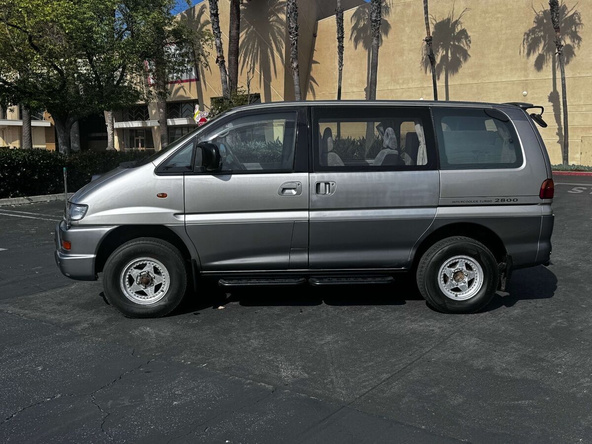 1980 Mitsubishi Delica 4X4 - photo 12