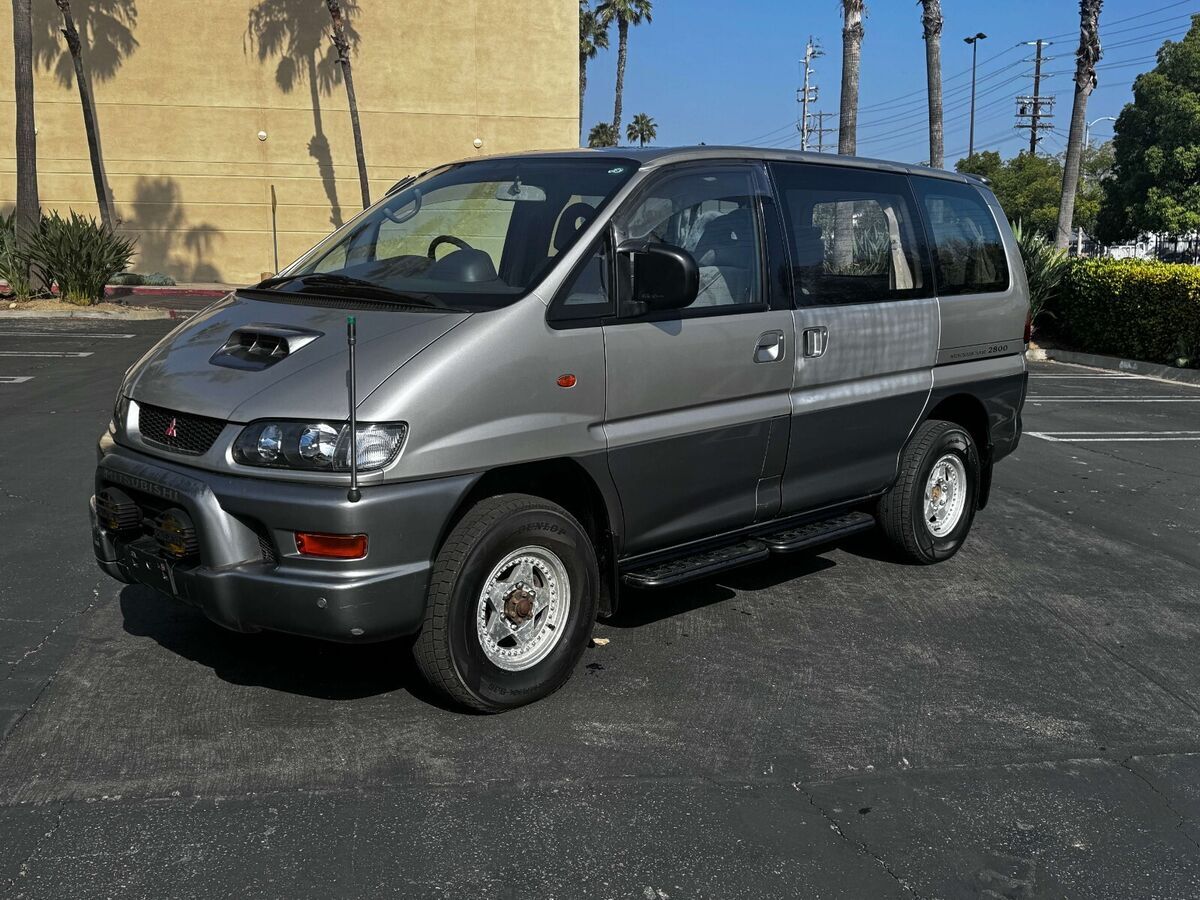 1980 Mitsubishi Delica 4X4 - photo 13