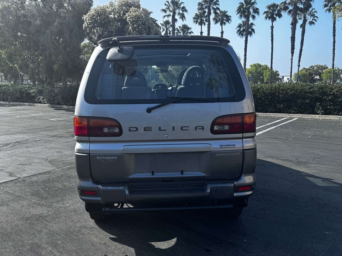 1980 Mitsubishi Delica 4X4 - photo 4