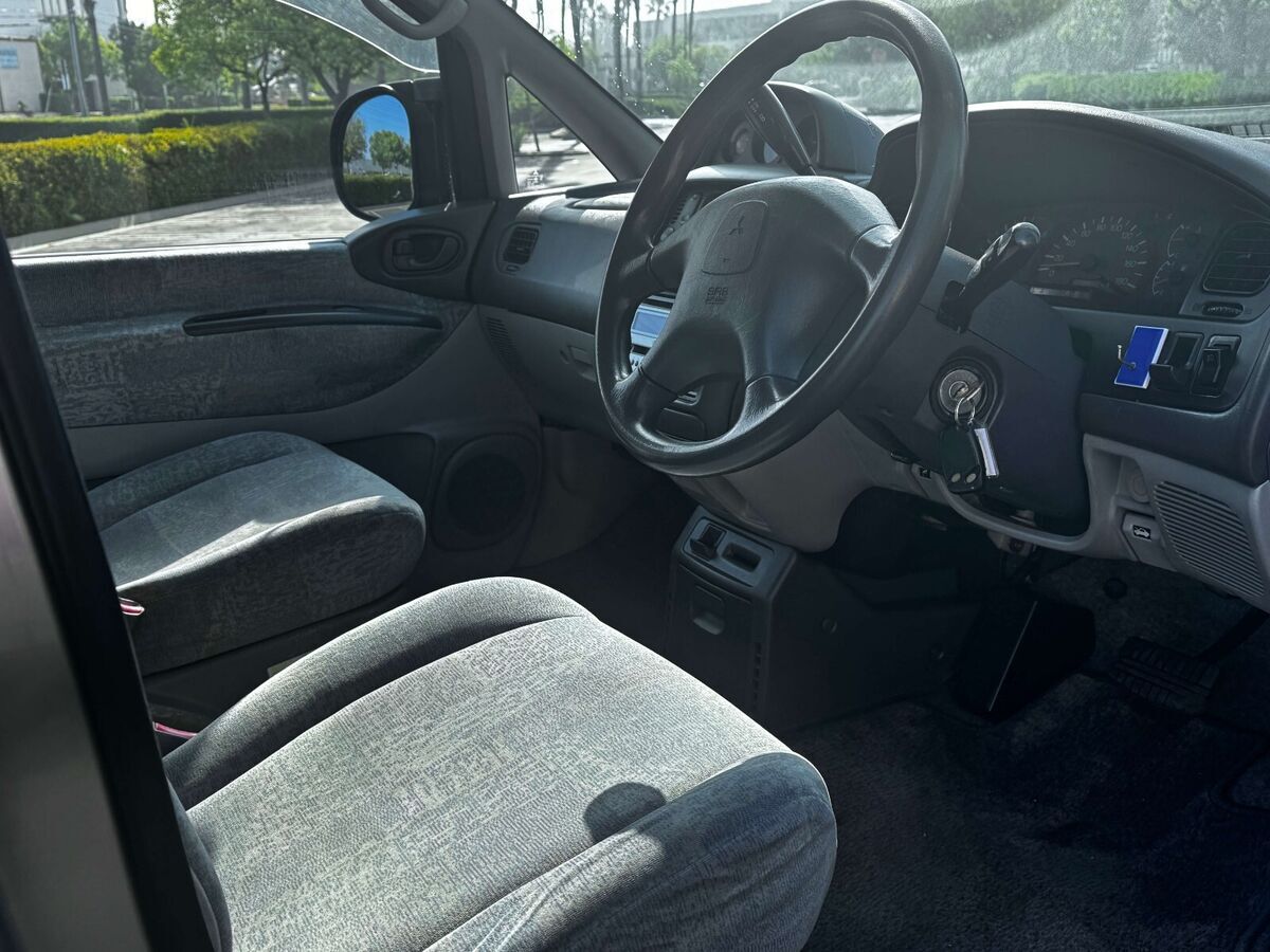 1980 Mitsubishi Delica 4X4 - photo 5