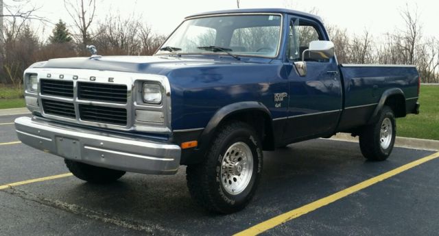 1998 Dodge Ram W-250, 318, 4wd, 3/4 ton, Regular Cab in great shape! 1988 Dodge Other Pickups