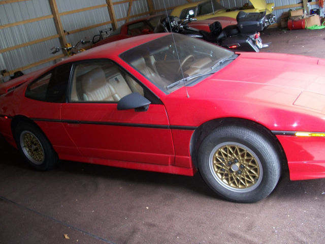 1988 Pontiac Fiero GT Coupe 2-Door - photo 3