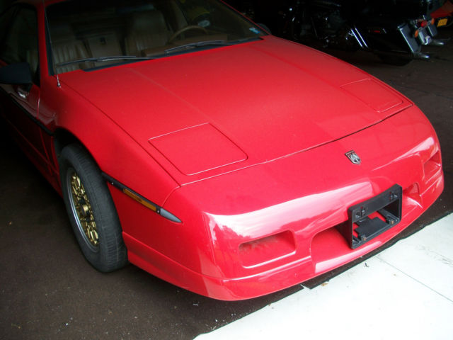 1988 Pontiac Fiero GT Coupe 2-Door - photo 4