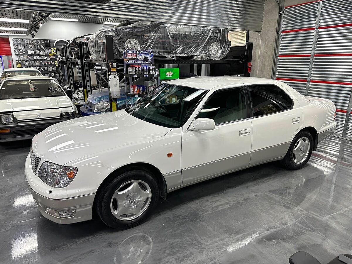 1900 Toyota CELSIOR - photo 3