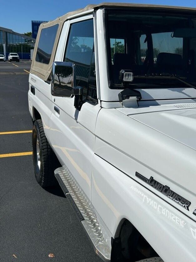 1900 Toyota Land Cruiser - photo 10