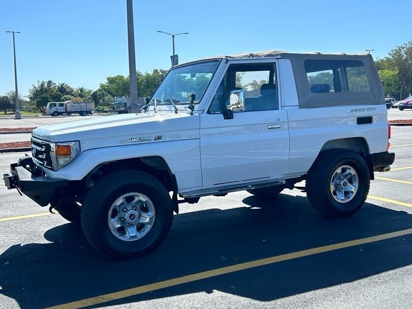 1900 Toyota Land Cruiser - photo 2
