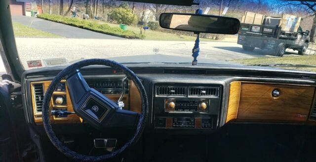 1985 Cadillac Fleetwood brougham - photo 5