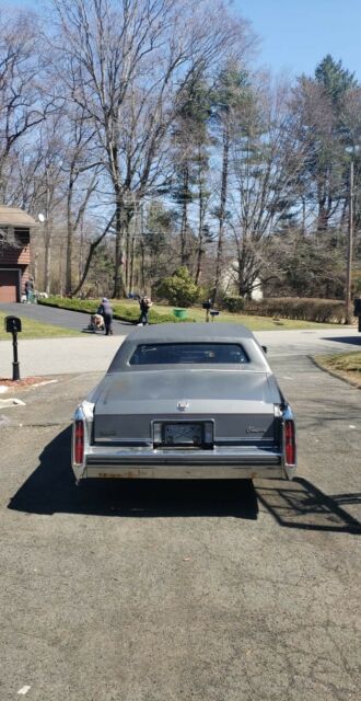 1985 Cadillac Fleetwood brougham - photo 8