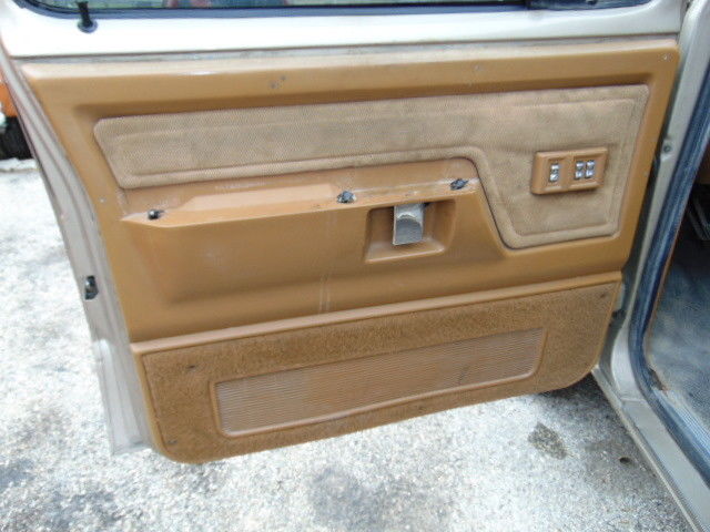 1992 Dodge Ram 2500 LE - photo 10