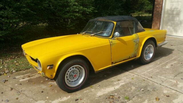 1969 Triumph TR-6 Convertible - photo 2
