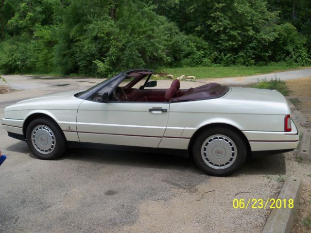 1988 Cadillac Allante Luxury Roadster - photo 10