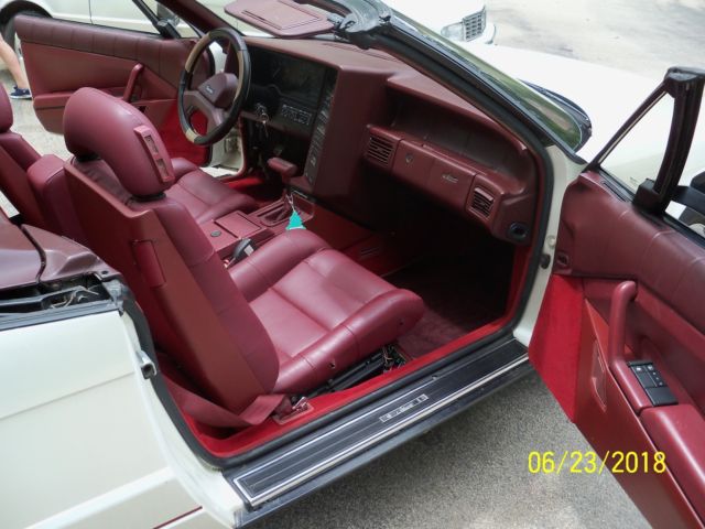 1988 Cadillac Allante Luxury Roadster - photo 8