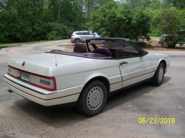 1988 Cadillac Allante Luxury Roadster - photo 9