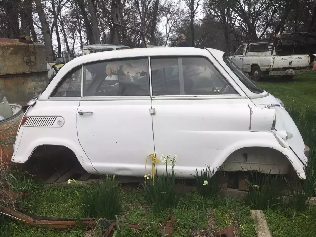 2- BMW Isetta 600 parts cars 1958 BMW Isetta BMW Isetta parts car