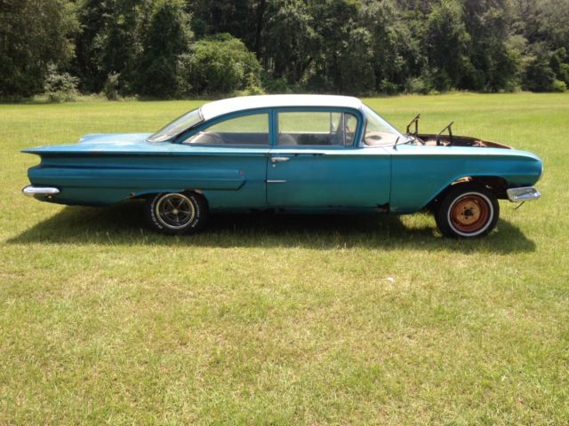 2 cars 1960 Chevrolet Belair and 1960 Biscayne Chevy Project or Parts Cars 1960 Chevrolet Biscayne