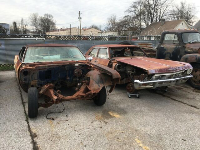 2 Cars - 1965 Chevrolet Impala SS & 4dr Parts Car - Loaded V8 Auto A/C PS PB 1965 Chevrolet Impala SS