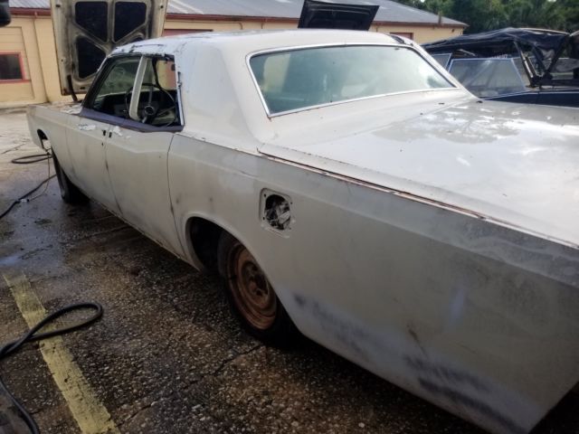 1967 Lincoln Continental - photo 6