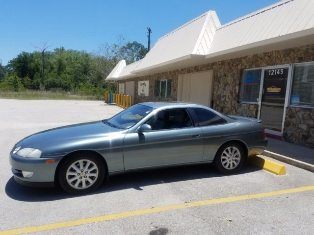 2 door coupe 32 valve quad cam 4.0 liter V8 with traction control 1992 Lexus SC 400
