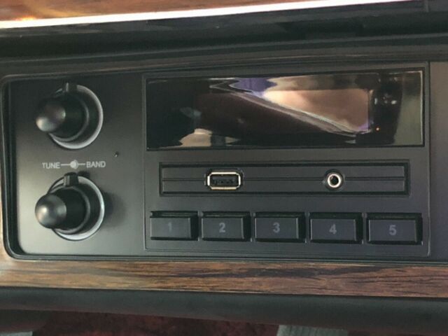 1977 Chrysler Cordoba 2 Door Hardtop - photo 10