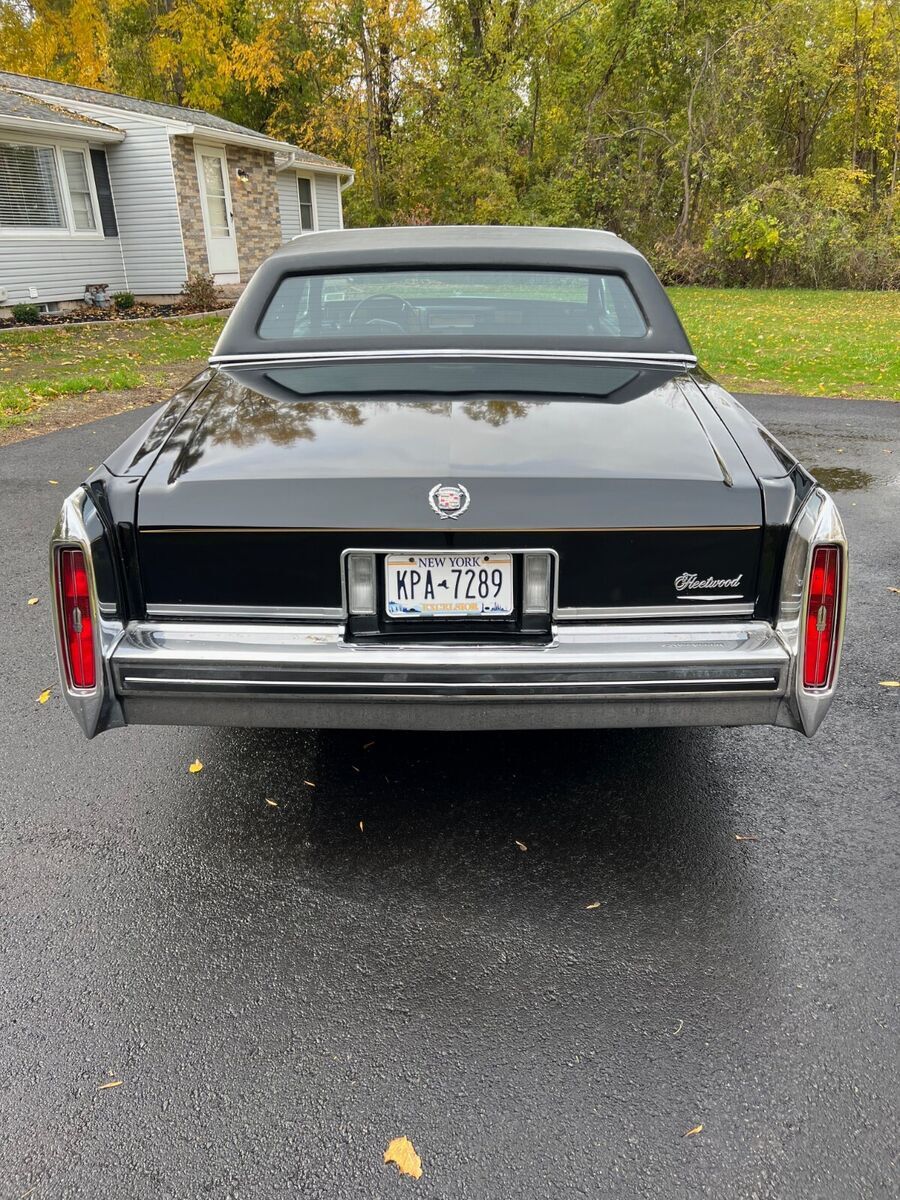 1984 Cadillac Fleetwood - photo 13