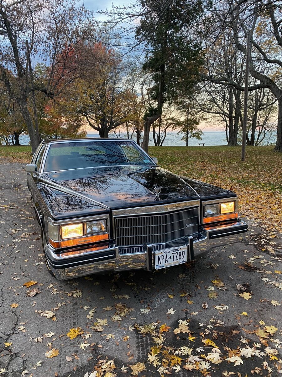 1984 Cadillac Fleetwood - photo 2