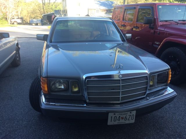 2 Mercedes benz 300sd's 1983 Mercedes-Benz 300-Series