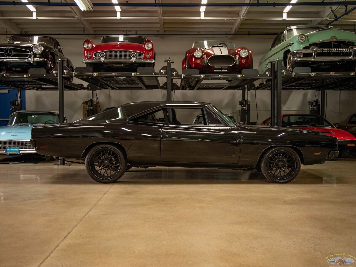 1969 Dodge Charger Custom 383 V8 2 Door Hardtop - photo 3