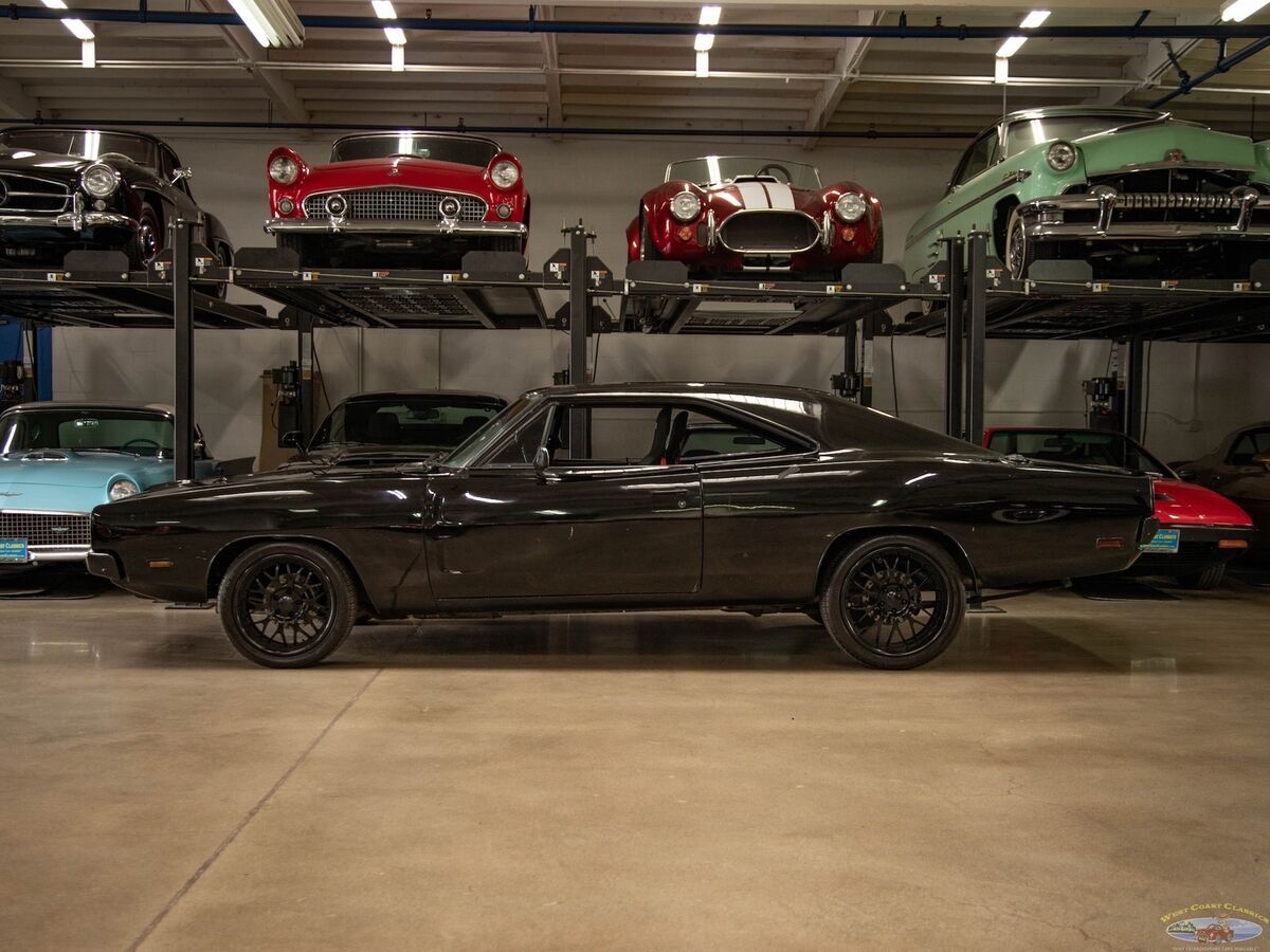 1969 Dodge Charger Custom 383 V8 2 Door Hardtop - photo 6