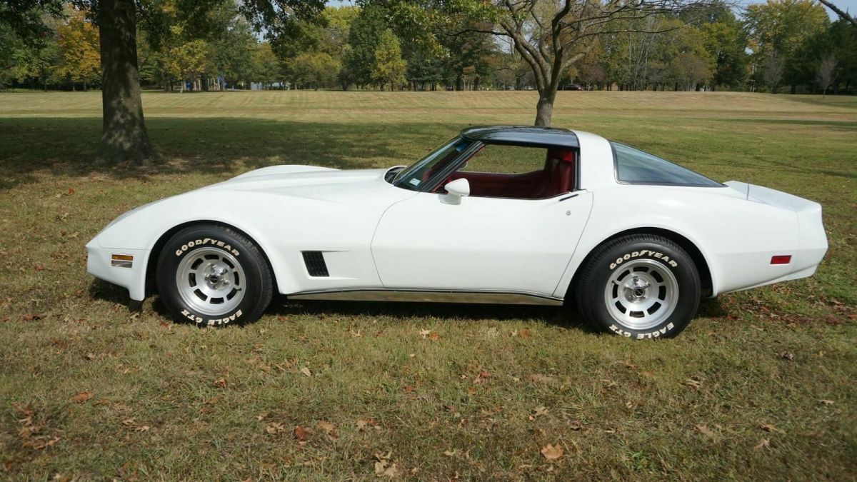 1981 Chevrolet Corvette T-TOPS - photo 3