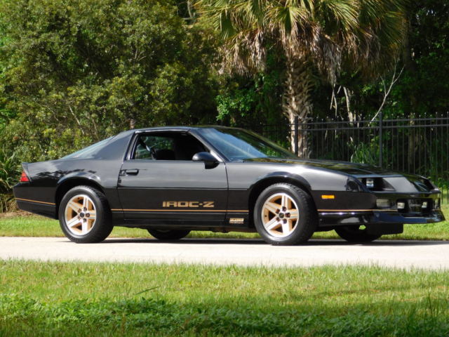 2 OWNER 39700 ACTUAL MILES BLACK BLACK T-TOPS GOLD STRIPE N WHEELS IROC-Z 1986 Chevrolet Camaro IROC-Z