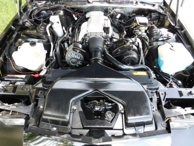 1986 Chevrolet Camaro IROC-Z - photo 4