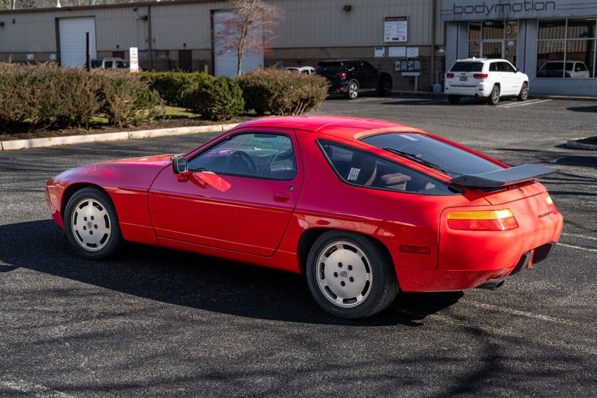 1988 Porsche 928 - photo 2