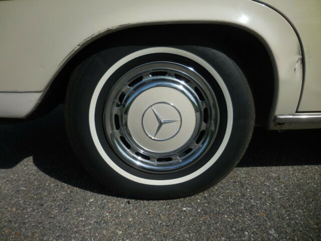 1969 Mercedes-Benz 200-Series 220D - photo 6