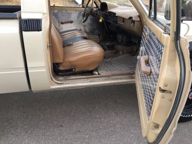 1980 Toyota Hilux Short Bed Straight Axle 20R Classic - photo 11