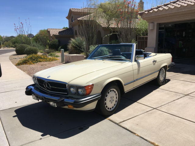 2 owner ivory and blue 1989 560 SL 75900 miles near mint rarest color combo 1989 Mercedes-Benz SL-Class