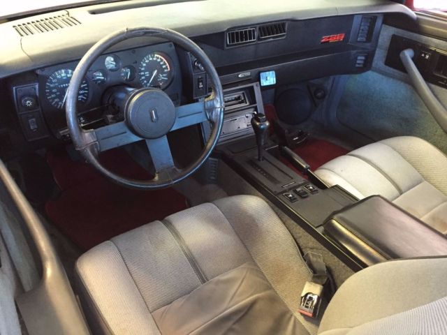 1989 Chevrolet Camaro - photo 2