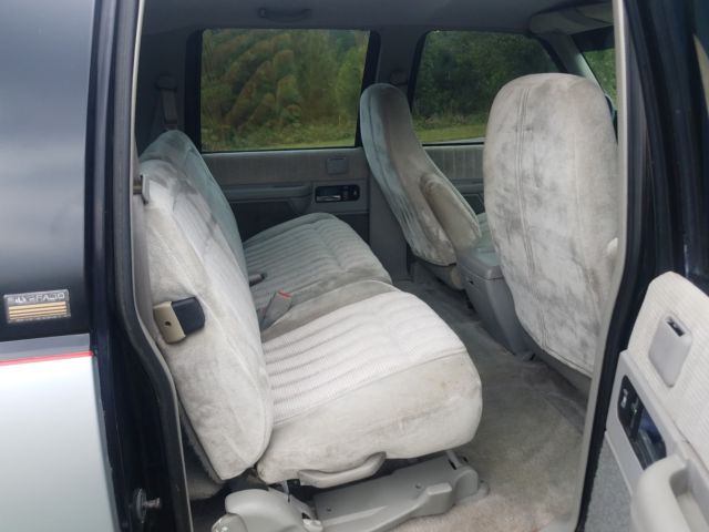 1994 Chevrolet Suburban LT - photo 13