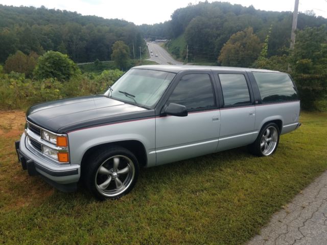 1994 Chevrolet Suburban LT - photo 2