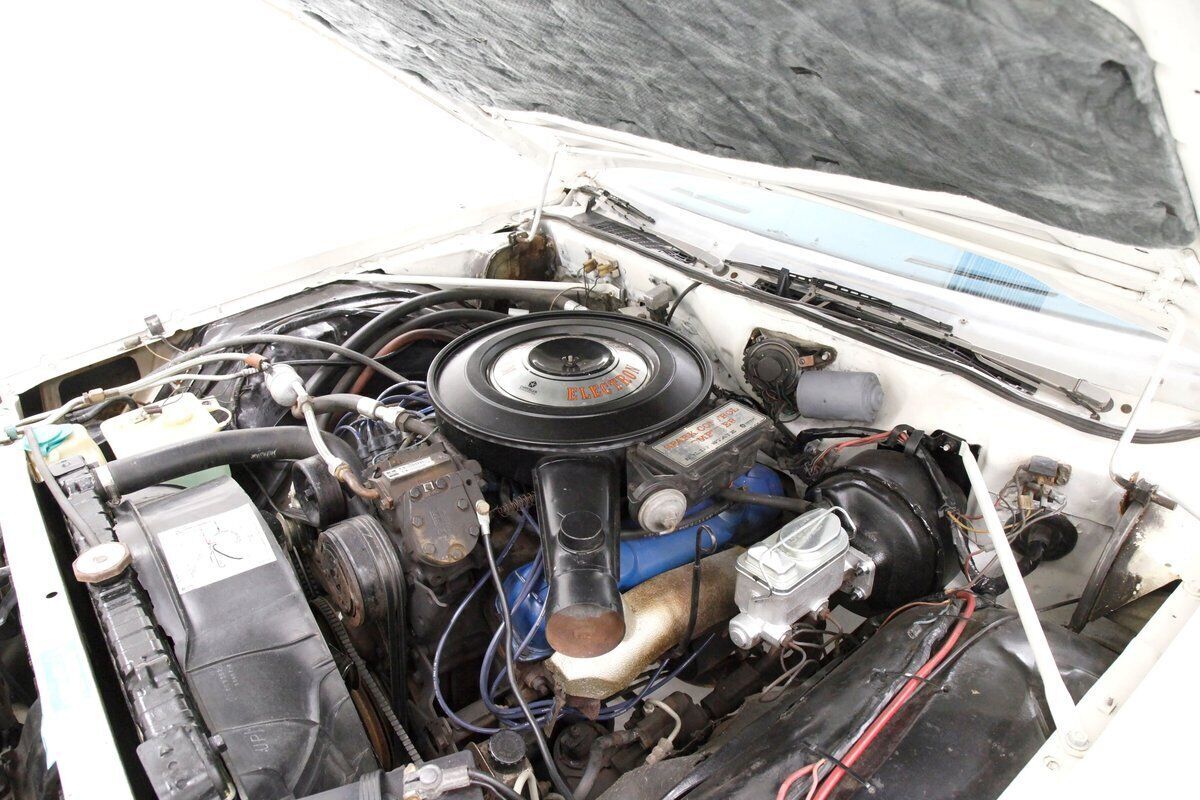 1976 Chrysler New Yorker Brougham Hardtop - photo 11