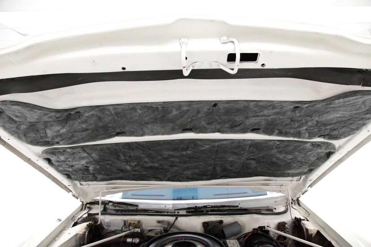 1976 Chrysler New Yorker Brougham Hardtop - photo 9