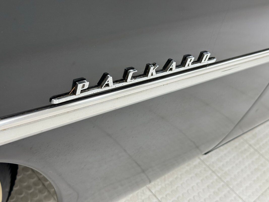 1949 Packard Deluxe 8 Touring Sedan - photo 13